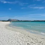 Ξενοδοχείο με διαμερίσματα Iss Travel, Pedra Rosa San Teodoro (Sardinia)